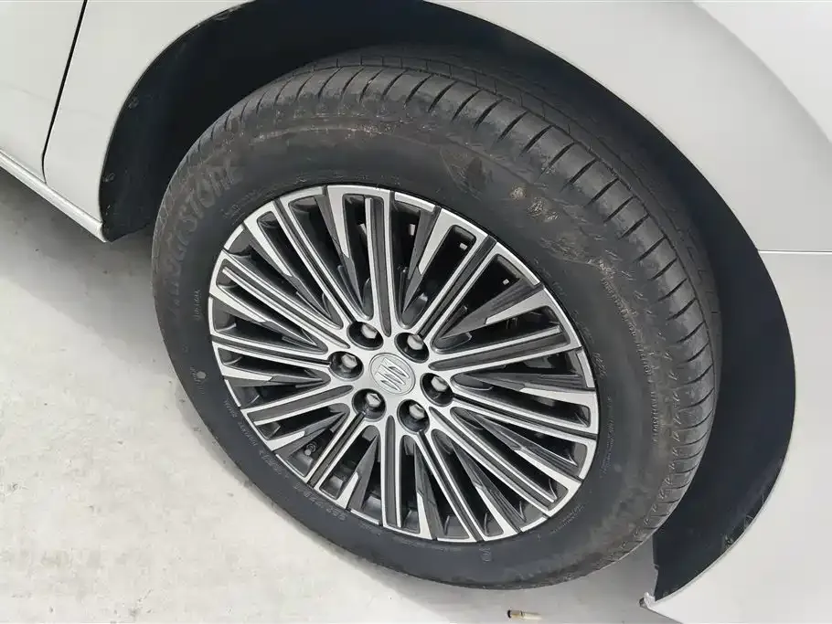 Buick GL8 Hybrid — фото 9
