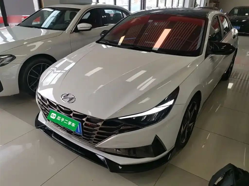 Hyundai Elantra — фото 6
