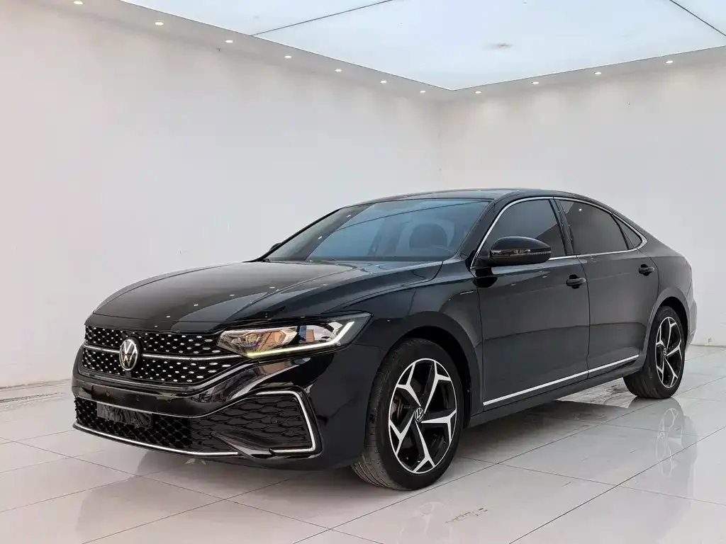 Volkswagen Passat — фото 1