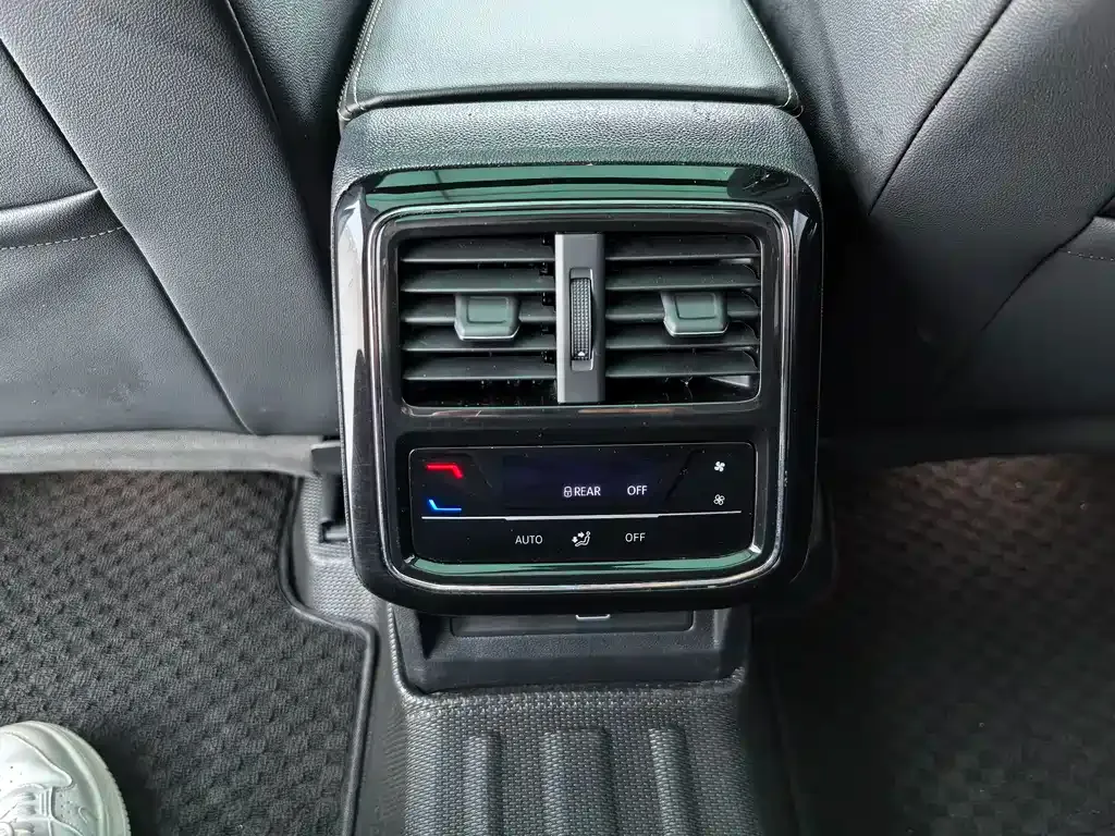 Volkswagen Passat — фото 10