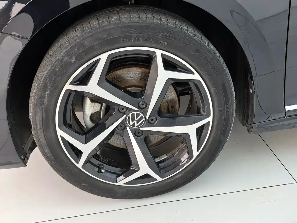 Volkswagen Passat — фото 6