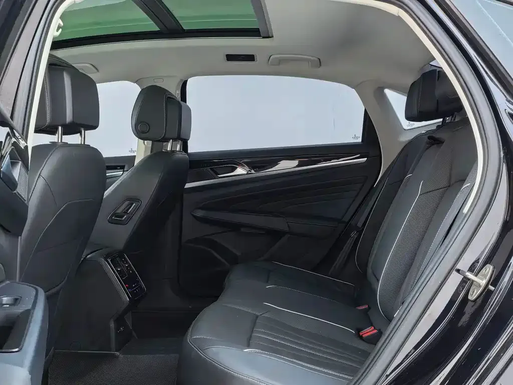 Volkswagen Passat — фото 8