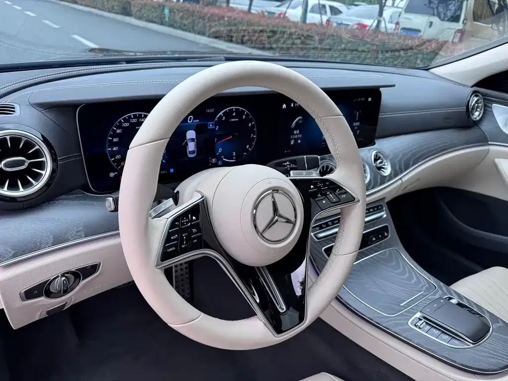 Mercedes-Benz CLS — фото 8