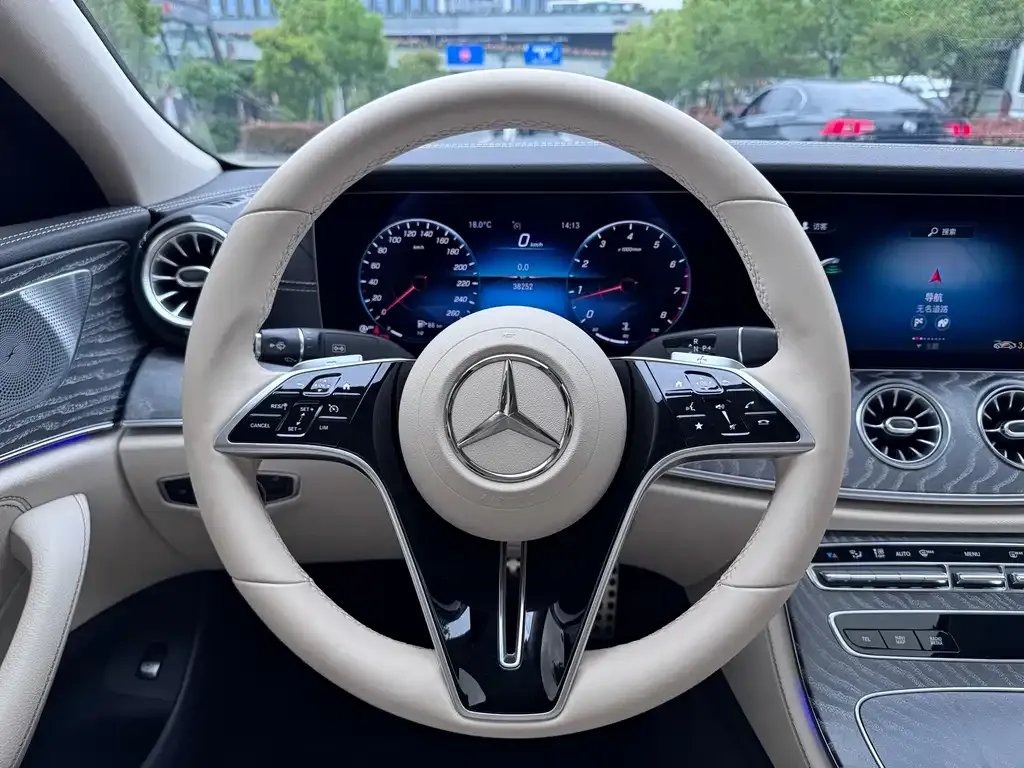 Mercedes-Benz CLS — фото 7