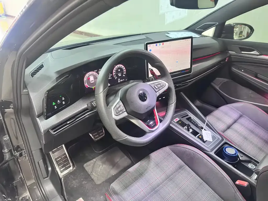 Volkswagen Golf GTI — фото 5