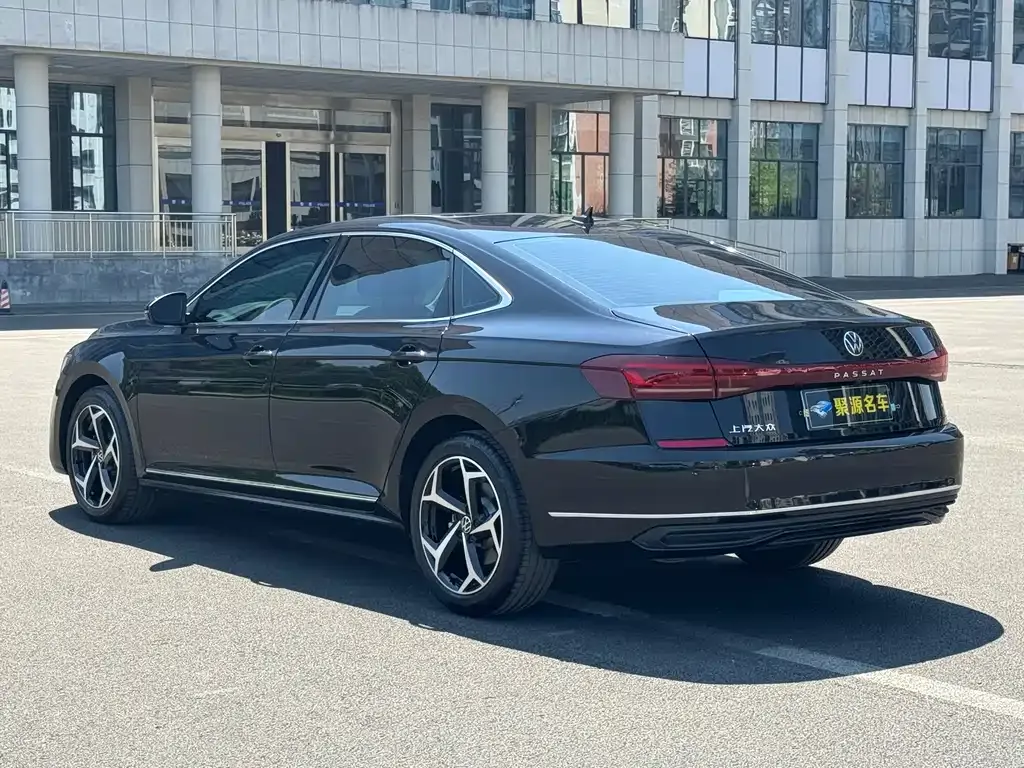 Volkswagen Passat — фото 8