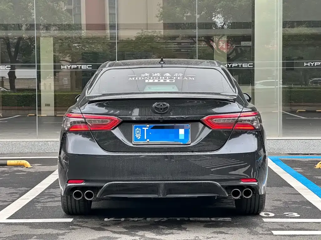 Toyota Camry — фото 4