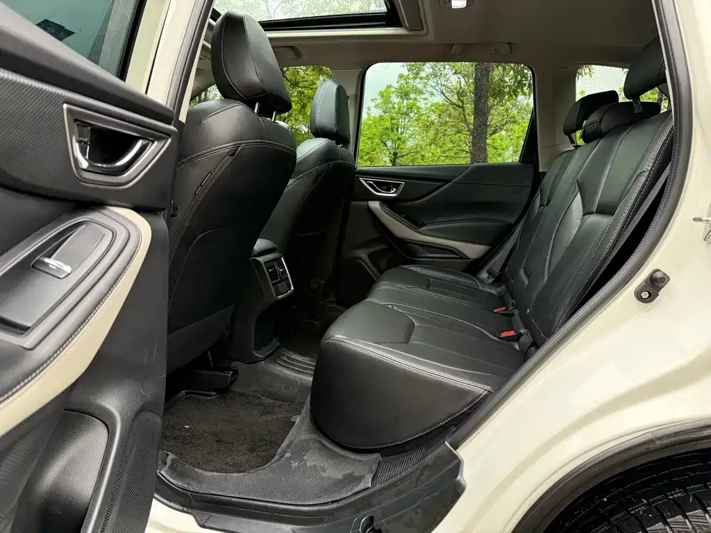 Subaru Forester — фото 2