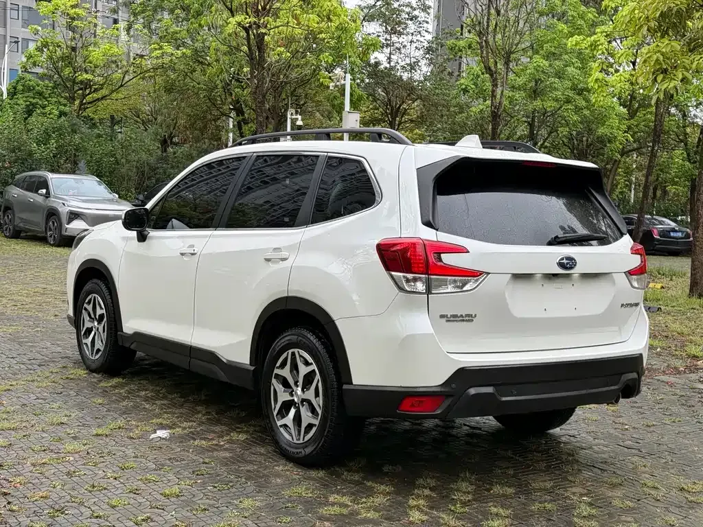 Subaru Forester — фото 8