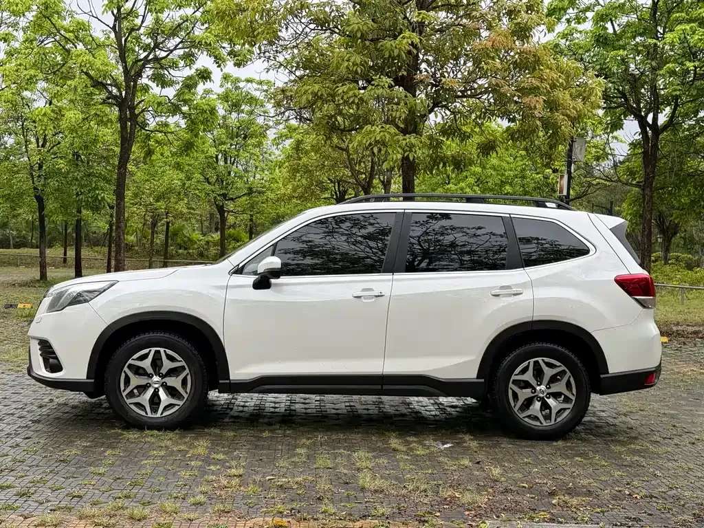 Subaru Forester — фото 4