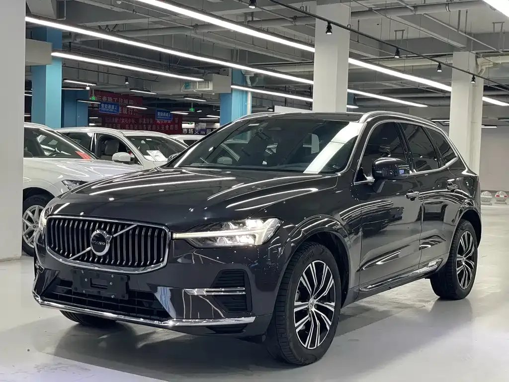 Volvo XC60 — фото 1