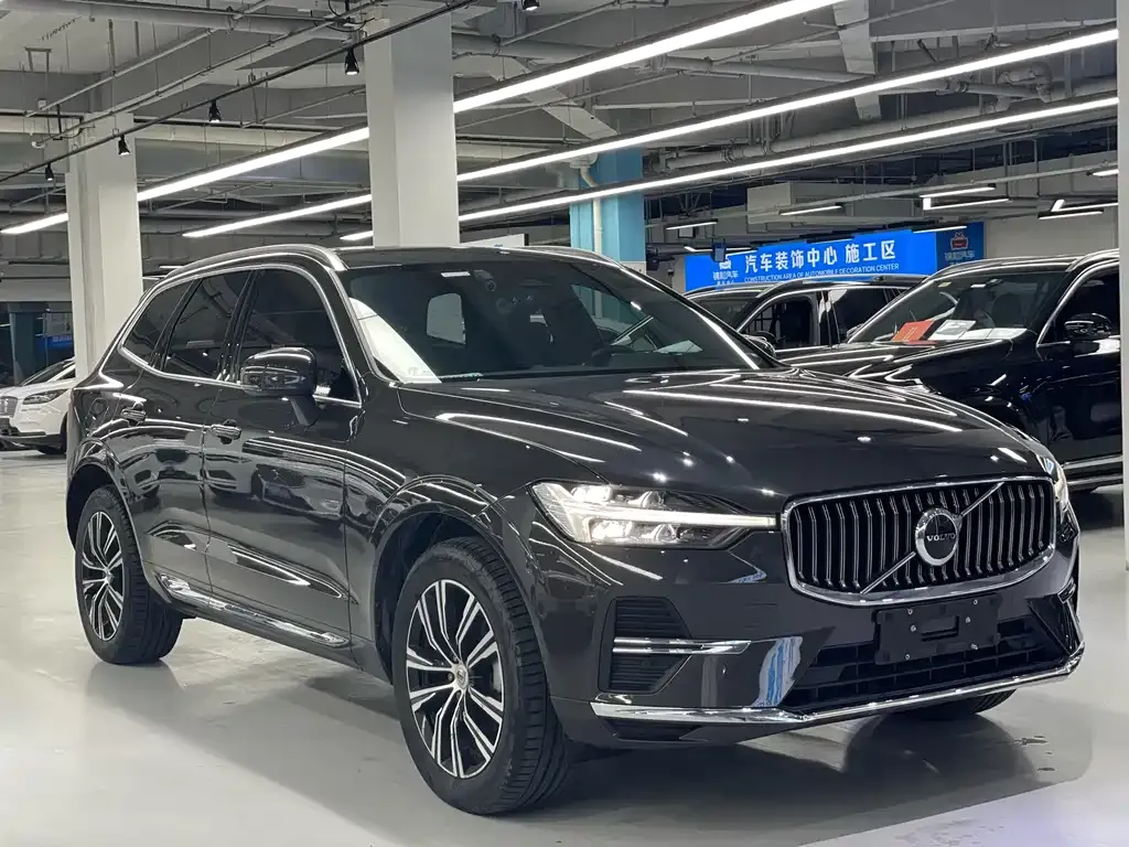 Volvo XC60 — фото 9