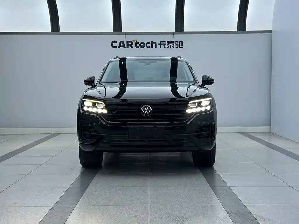 Volkswagen Touareg — фото 7