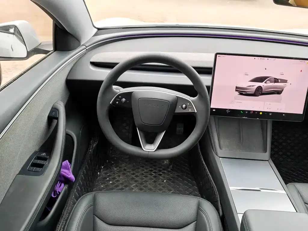 Tesla Model 3 — фото 9