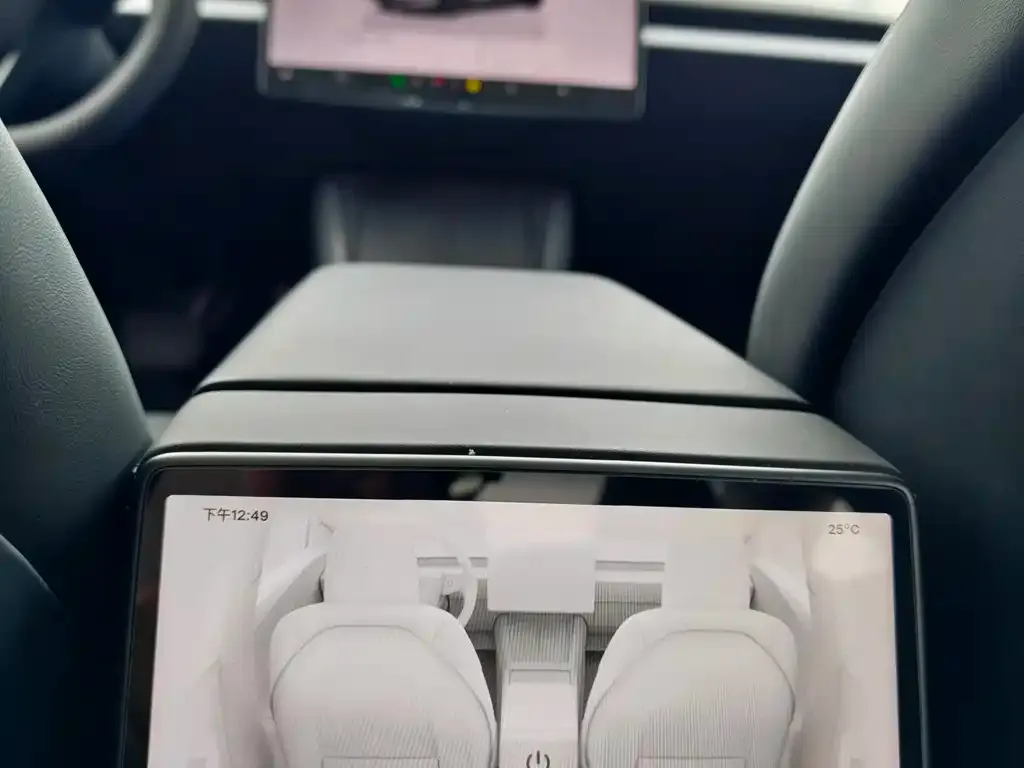 Tesla Model 3 — фото 3