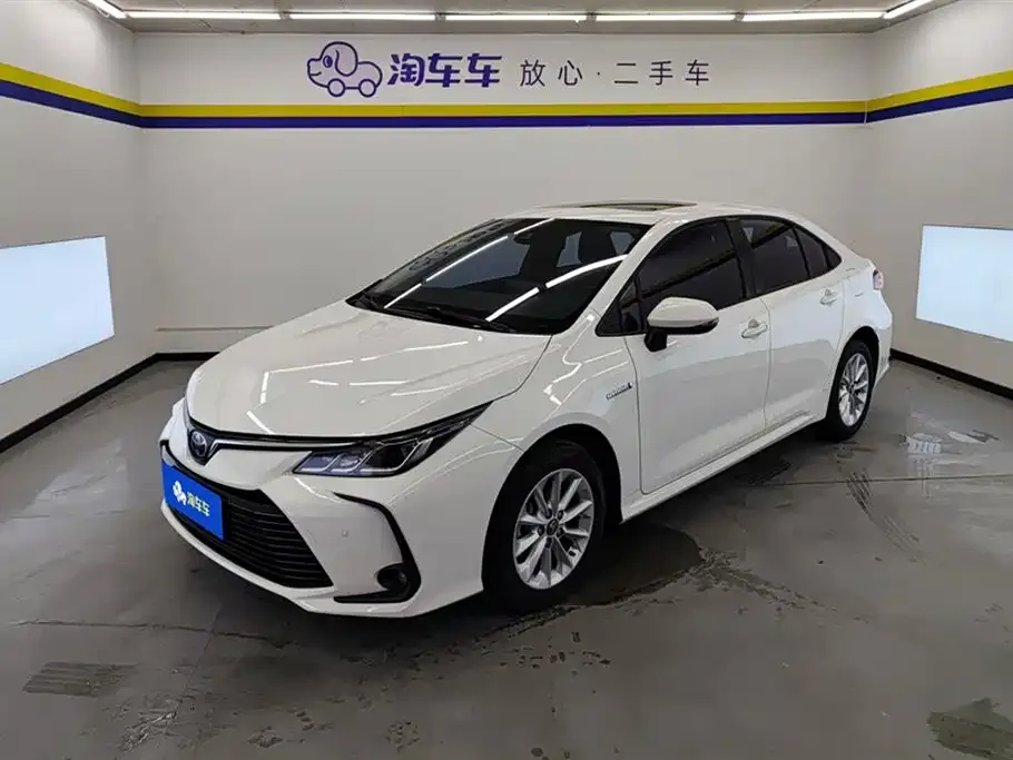 Toyota Corolla — фото 1