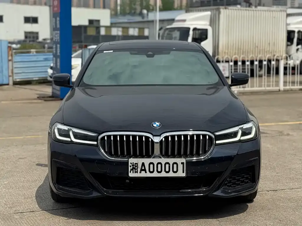 BMW 5 Series — фото 10