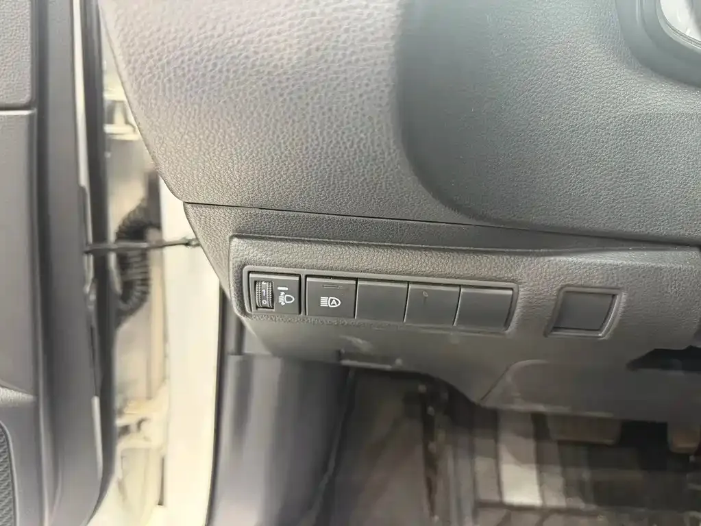 Toyota Corolla — фото 9
