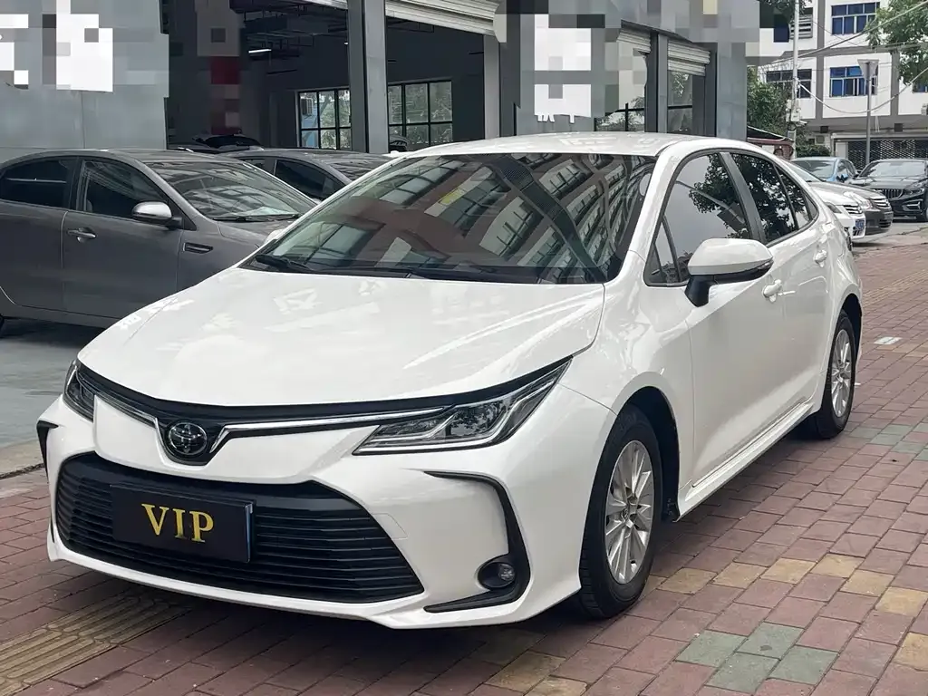 Toyota Corolla — фото 1