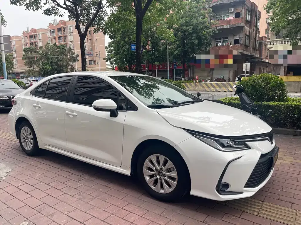 Toyota Corolla — фото 9