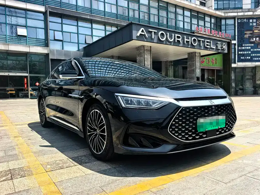 BYD Han — фото 10