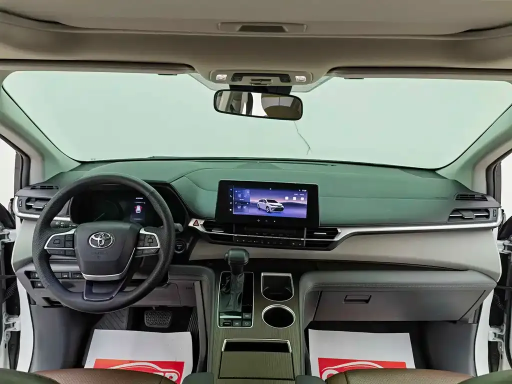 Toyota Granvia 2024 из CN, фото 7