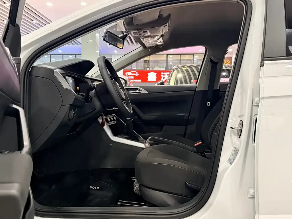 Volkswagen Polo 2023 из CN, фото 2