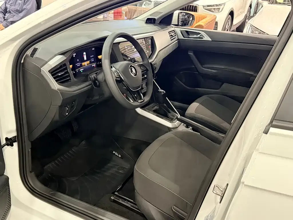 Volkswagen Polo 2023 из CN, фото 7