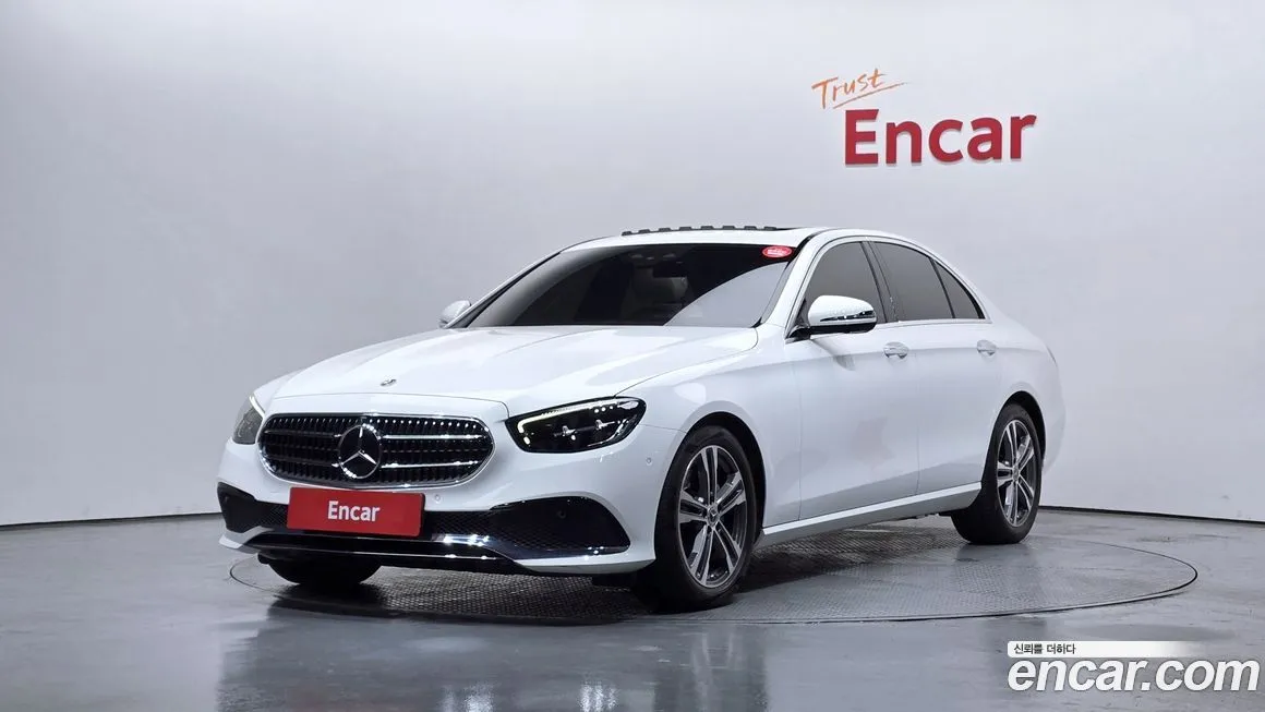 Mercedes-Benz E-Class — фото 1