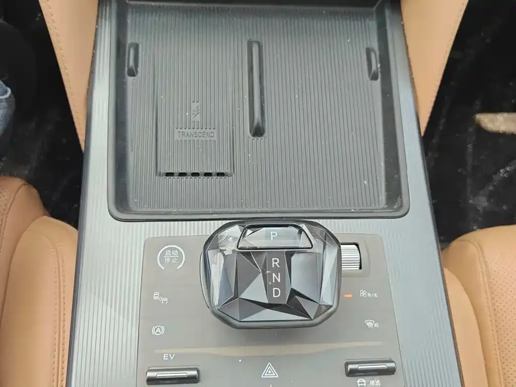 BYD L DM-i 2025 из CN, фото 3