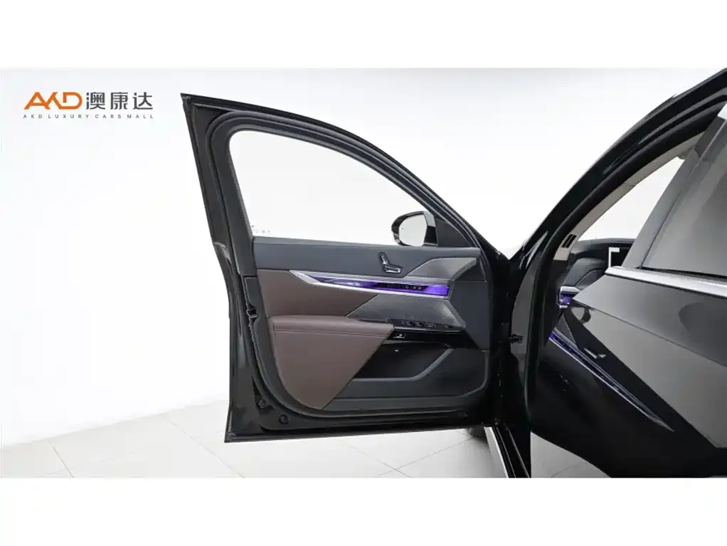 BMW 7 Series 2024 из CN, фото 10