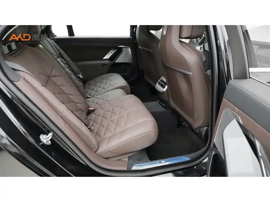 BMW 7 Series 2024 из CN, фото 7
