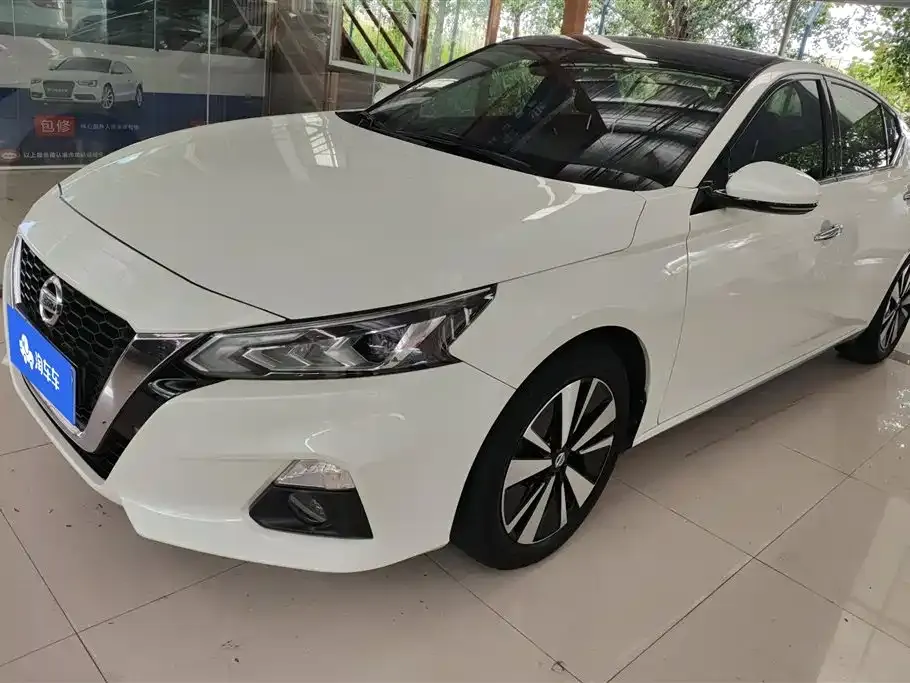 Nissan Teana — фото 1