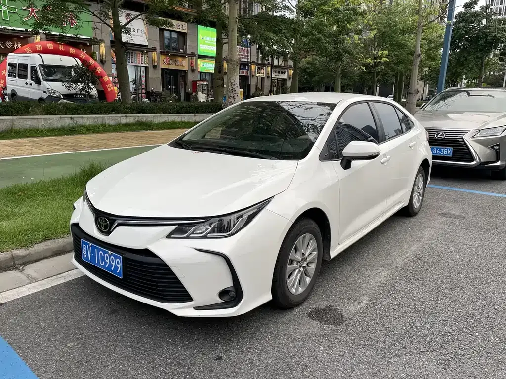 Toyota Corolla — фото 1