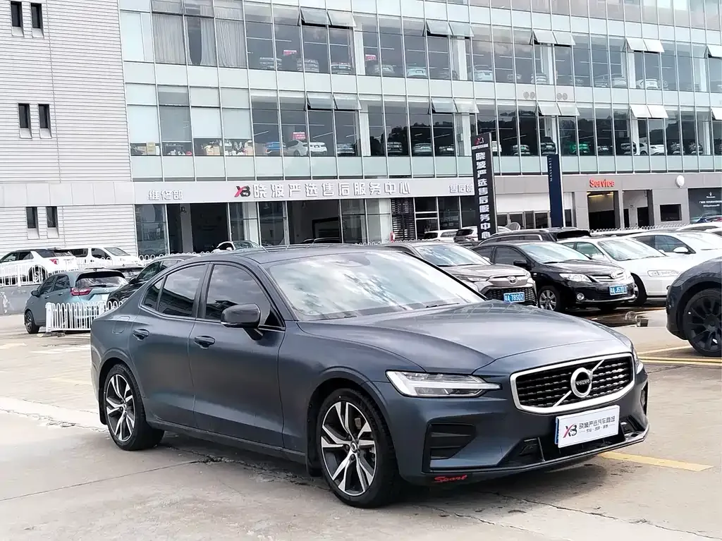 Volvo S60 — фото 5