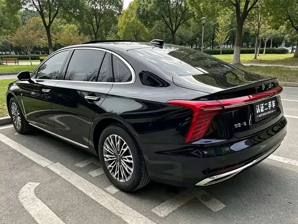 Hongqi H5 — фото 6