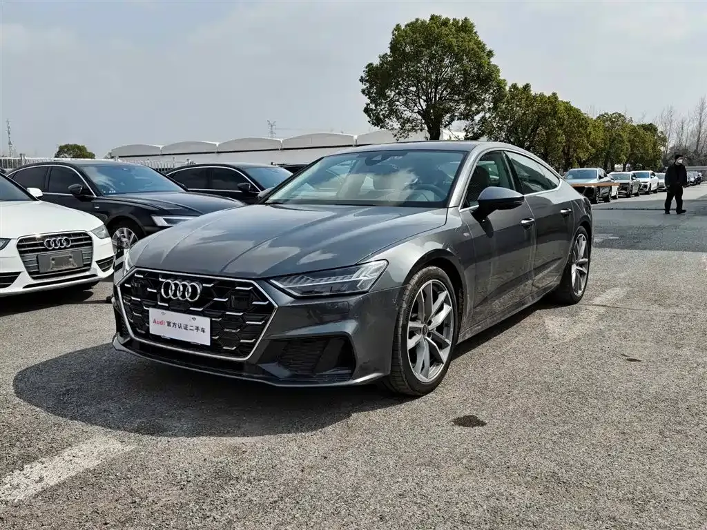 Audi A7 — фото 1