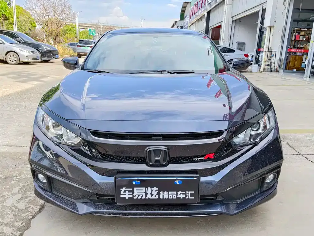 Honda Civic — фото 1