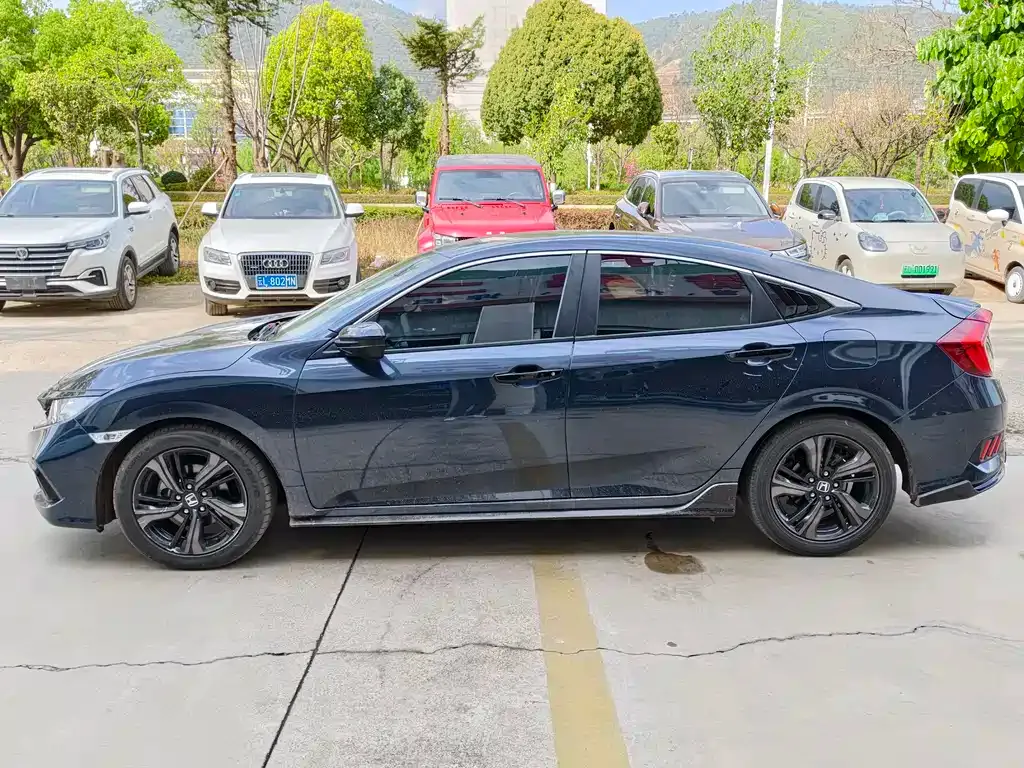 Honda Civic — фото 10