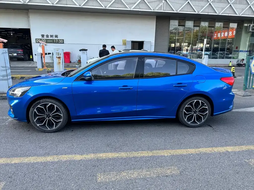 Ford Focus 2022 из CN, фото 9