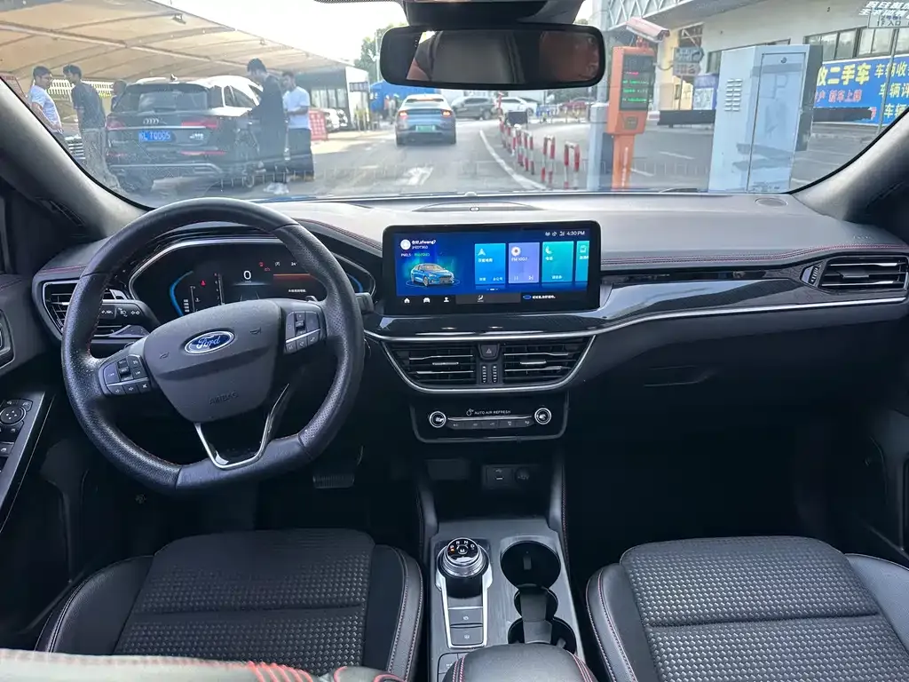 Ford Focus 2022 из CN, фото 6