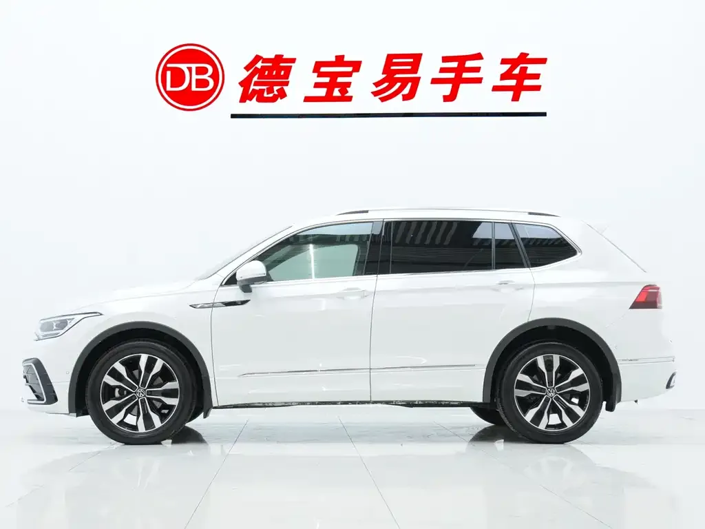 Volkswagen Tiguan L — фото 8