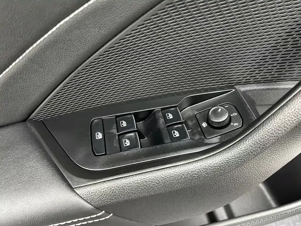 Skoda Octavia — фото 9