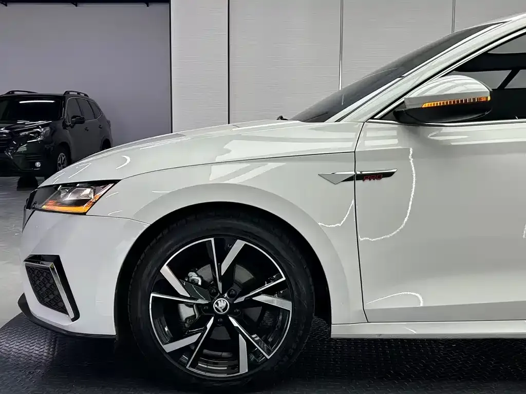 Skoda Octavia — фото 3