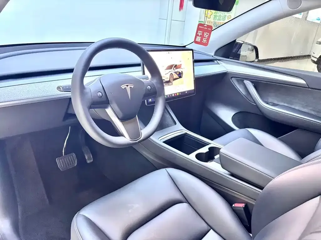 Tesla Model Y — фото 3