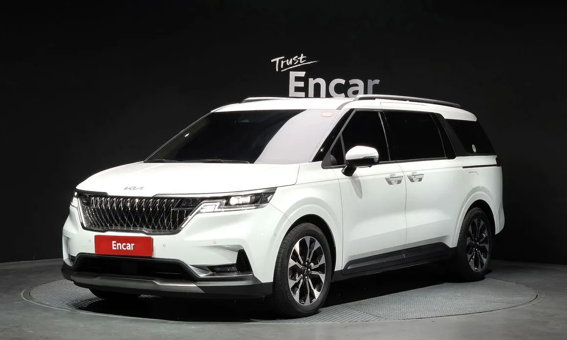 Kia Carnival — фото 1
