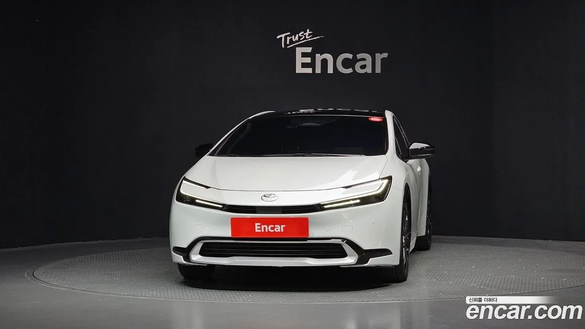 Toyota Prius 2024 из KR, фото 2