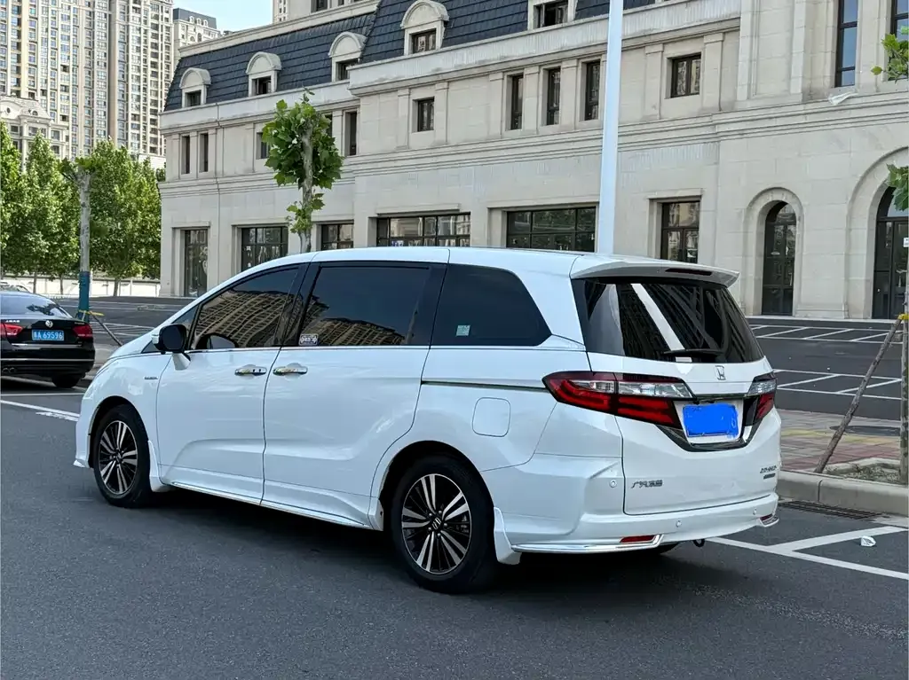 Honda Odyssey — фото 2