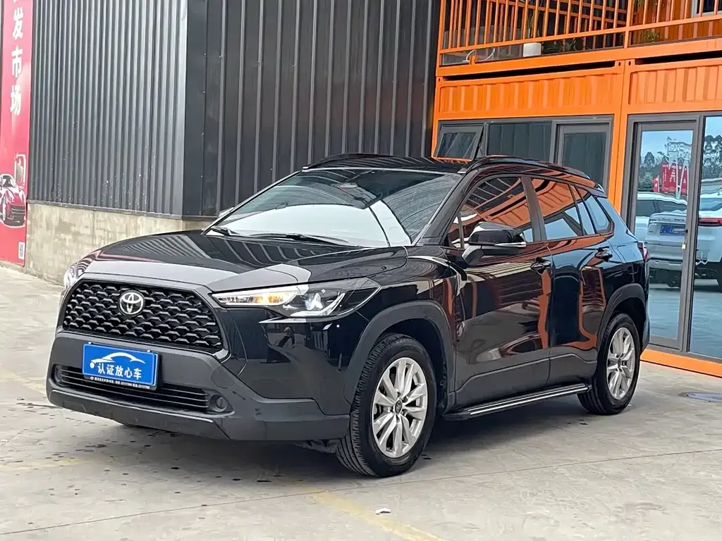 Toyota Corolla Cross — фото 1