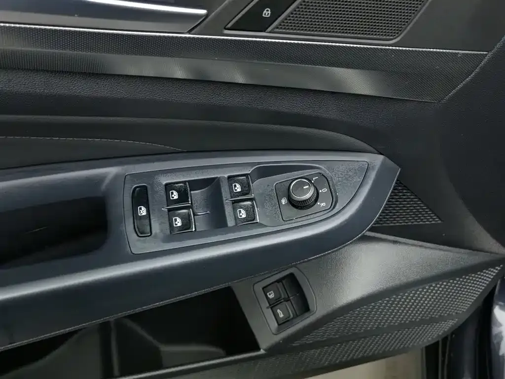 Volkswagen 帕萨特插电混动 — фото 7